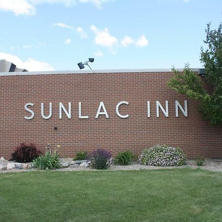 Sunlac Inn Lakota Exteriör bild